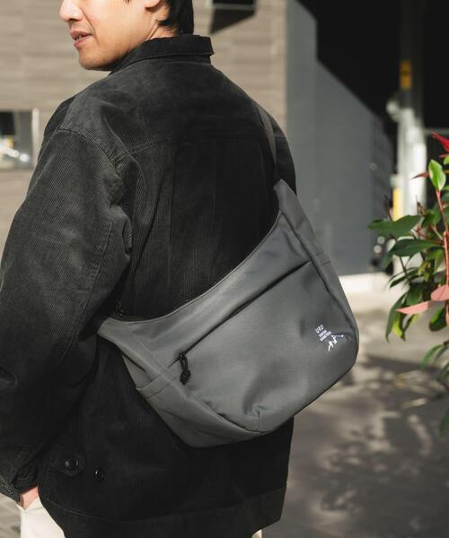 URBAN RESEARCH DOORS（アーバンリサーチドアーズ）の「URD SHOULDER BAG（ショルダーバッグ・メンズ・ブラック/グレー・-）」の16枚目の写真