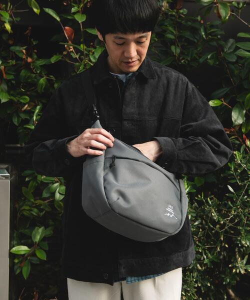 URBAN RESEARCH DOORS（アーバンリサーチドアーズ）の「URD SHOULDER BAG（ショルダーバッグ・メンズ・ブラック/グレー・-）」の19枚目の写真