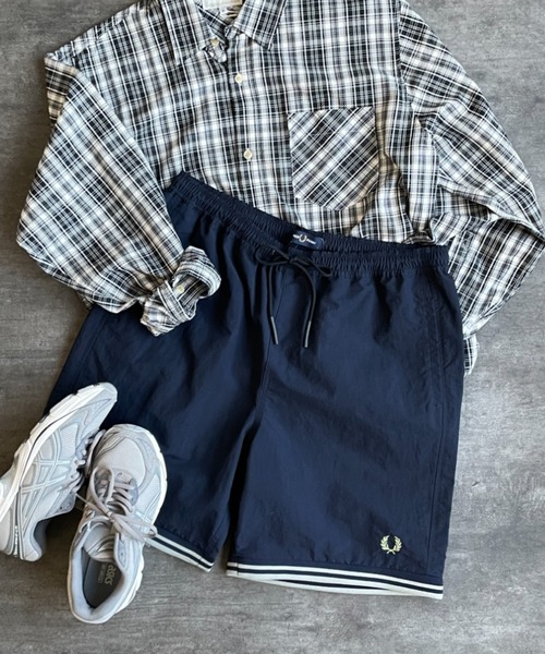 FRED PERRY（フレッドペリー）の「【WEB先行予約】[FRED PERRY/フレッドペリー] 別注 ツインティップライン ワンポイントロゴ刺繍 スイムショートパンツ（その他パンツ・レディース・ネイビー/グリーン/ブラック/グレー・XS/L/M/S）」の4枚目の写真