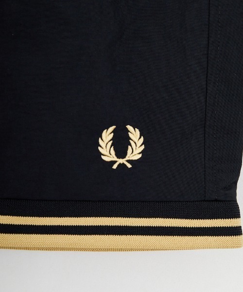 FRED PERRY（フレッドペリー）の「【WEB先行予約】[FRED PERRY/フレッドペリー] 別注 ツインティップライン ワンポイントロゴ刺繍 スイムショートパンツ（その他パンツ・レディース・ネイビー/グリーン/ブラック/グレー・XS/L/M/S）」の7枚目の写真