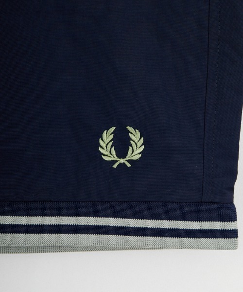 FRED PERRY（フレッドペリー）の「【WEB先行予約】[FRED PERRY/フレッドペリー] 別注 ツインティップライン ワンポイントロゴ刺繍 スイムショートパンツ（その他パンツ・レディース・ネイビー/グリーン/ブラック/グレー・XS/L/M/S）」の13枚目の写真