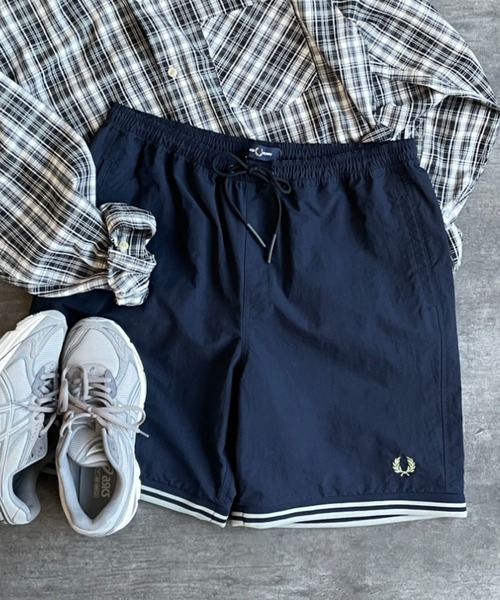 FRED PERRY（フレッドペリー）の「【WEB先行予約】[FRED PERRY/フレッドペリー] 別注 ツインティップライン ワンポイントロゴ刺繍 スイムショートパンツ（その他パンツ・レディース・ネイビー/グリーン/ブラック/グレー・XS/L/M/S）」の11枚目の写真