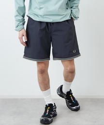 FRED PERRY（フレッドペリー）の「[FRED PERRY フレッドペリー] 別注 ツインティップライン ワンポイントロゴ刺繍 スイムショートパンツ（その他パンツ）」