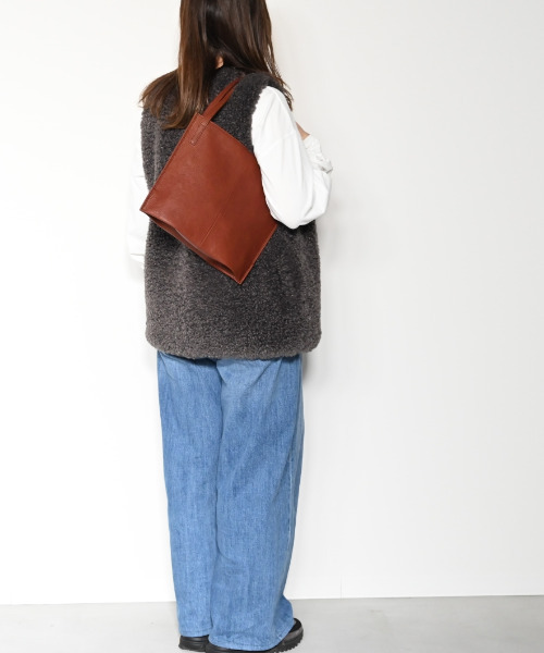 CLEDRAN(クレドラン)の「【本革 ソフト】CL3942 NOUVE GUSSET TOTE(トートバッグ・レディース・ブラウン/ブルーグレー/ブラック・FREE)」の15枚目の写真