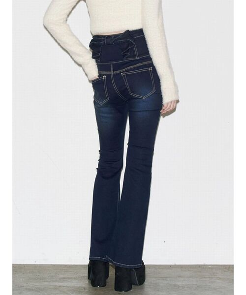 EMODA（エモダ）の「バックリボンフレアハイウエストパギンス（デニムパンツ・レディース・ライトブルー/ブラック/インディゴブルー・X-SMALL/MEDIUM/SMALL）」の21枚目の写真