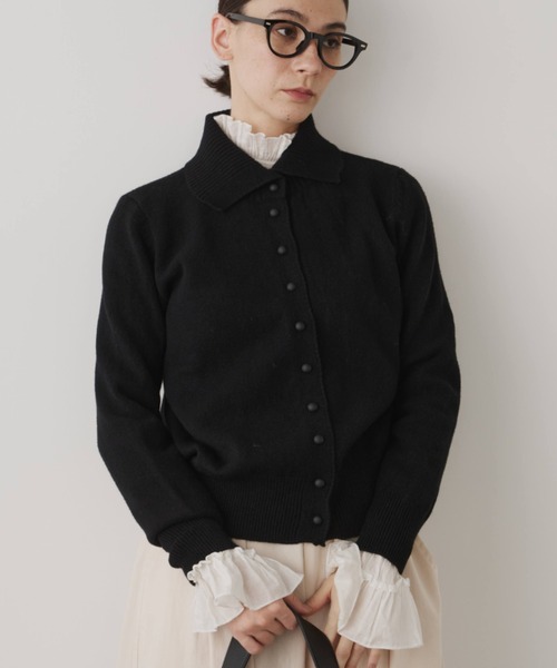 Libra Cue(リブラ キュー)の「スムースタッチポロニット(ニット/セーター・レディース・ブラック/ライトグレー/ベージュ・FREE)」の4枚目の写真