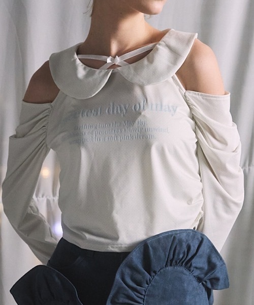 lilLilly(リルリリー)の「ロゴショルダーカットトップス(Tシャツ/カットソー・レディース・ホワイト/ブルー/ブラック・FREE)」の1枚目の写真