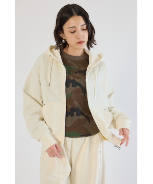 RODEO CROWNS WIDE BOWL（ロデオクラウンズワイドボウル）の「SHARE W ジップパーカー（パーカー・レディース・ライム/オフホワイト/グレー×ホワイト・LARGE/MEDIUM）」の2枚目の写真