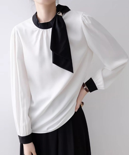 ReRe（リリ）の「配色スカーフ付きブラウス（シャツ/ブラウス・レディース・セージグリーン/ブラック・LARGE/X-LARGE/MEDIUM）」の13枚目の写真