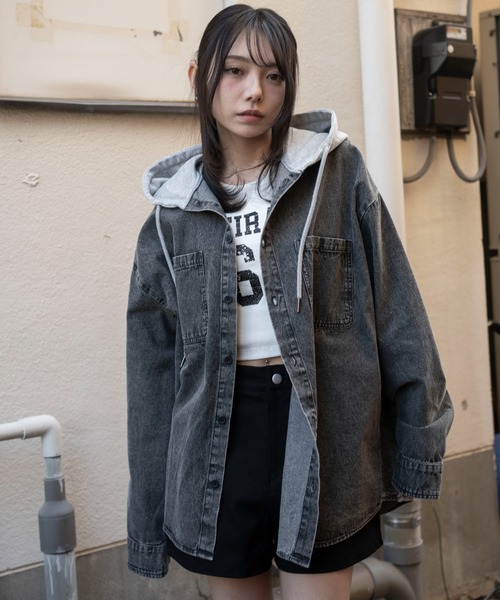 WEGO(ウィゴー)の「WEGO/【26年春夏新作】デニムフードシャツ(LS)(シャツ/ブラウス・メンズ・スカイブルー/ブラック系1・MEDIUM/LARGE)」の2枚目の写真