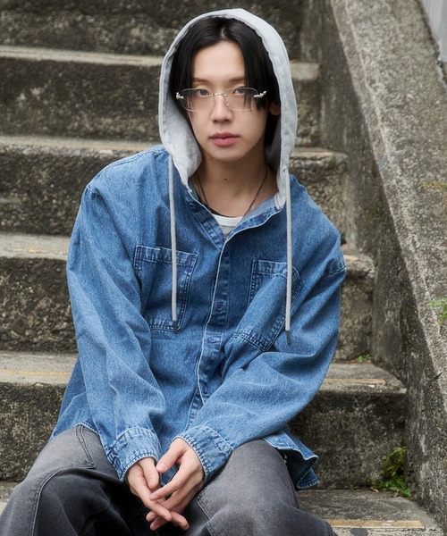 WEGO(ウィゴー)の「WEGO/【26年春夏新作】デニムフードシャツ(LS)(シャツ/ブラウス・メンズ・スカイブルー/ブラック系1・MEDIUM/LARGE)」の18枚目の写真