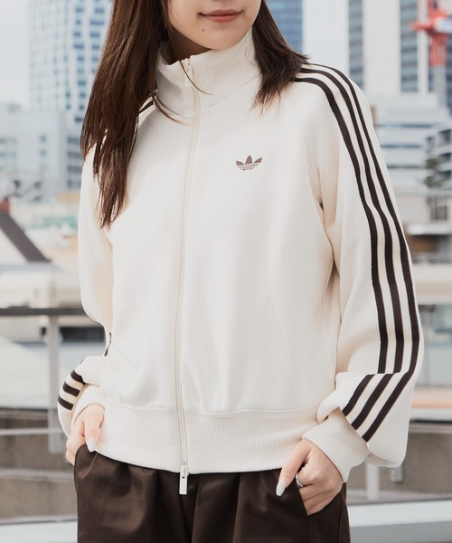 adidas(アディダス)の「adidas/アディダス KNITBALOON TT スリーストライプス ニットトラックジャケット 2026年春夏(ニット/セーター・レディース・アイボリー/ピンク/ブラック・S/M/L)」の11枚目の写真