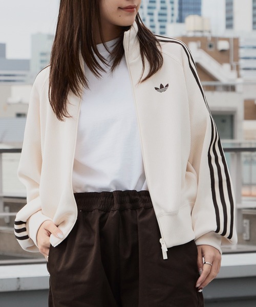 adidas(アディダス)の「adidas/アディダス KNITBALOON TT スリーストライプス ニットトラックジャケット 2026年春夏(ニット/セーター・レディース・アイボリー/ピンク/ブラック・S/M/L)」の14枚目の写真