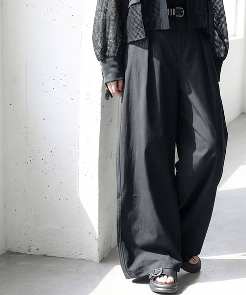 antiqua(アンティカ)の「配色ステッチ ワイドパンツ(その他パンツ・レディース・アイボリー/ブラック/ネイビー・MEDIUM/LARGE)」の17枚目の写真
