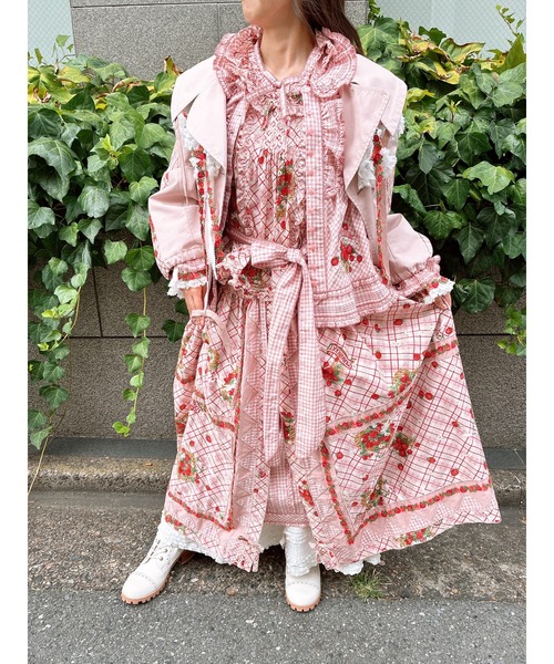 PINK HOUSE(ピンクハウス)の「苺ブーケ刺繍入りオリジナルチェックブラウス(シャツ/ブラウス・レディース・レッド系/ピンク系/グリーン系/ブルー系/ブラック系・フリー)」の19枚目の写真