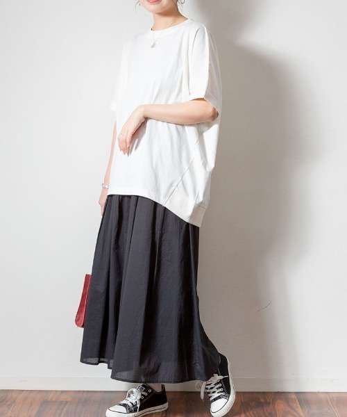 aity(アイティ)の「M-5L オーバーサイズ バルーンT(Tシャツ/カットソー・レディース・オフホワイト/ブラック/カーキ/杢グレー・4L~5L/LL~3L/M~L)」の17枚目の写真