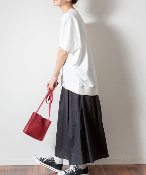 aity(アイティ)の「M-5L オーバーサイズ バルーンT(Tシャツ/カットソー・レディース・オフホワイト/ブラック/カーキ/杢グレー・4L~5L/LL~3L/M~L)」の18枚目の写真