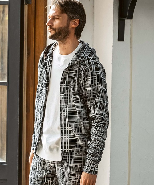 1PIU1UGUALE3  RELAX （ウノピゥウノウグァーレトレ リラックス）の「1PIU1UGUALE3 RELAX(ウノピゥウノウグァーレトレ リラックス)ジオメトリック ジップアップパーカー（パーカー・メンズ・ブラック・M/S/XXL/XL/L）」の2枚目の写真