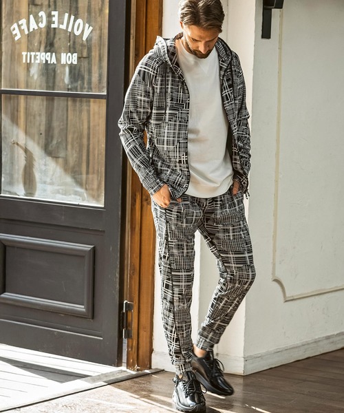 1PIU1UGUALE3  RELAX （ウノピゥウノウグァーレトレ リラックス）の「1PIU1UGUALE3 RELAX(ウノピゥウノウグァーレトレ リラックス)ジオメトリック ジップアップパーカー（パーカー・メンズ・ブラック・M/S/XXL/XL/L）」の4枚目の写真