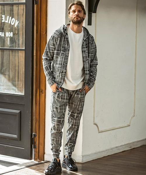 1PIU1UGUALE3  RELAX （ウノピゥウノウグァーレトレ リラックス）の「1PIU1UGUALE3 RELAX(ウノピゥウノウグァーレトレ リラックス)ジオメトリック ジップアップパーカー（パーカー・メンズ・ブラック・M/S/XXL/XL/L）」の12枚目の写真