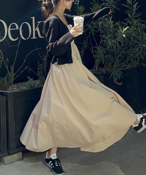 FREE STYLISTS（フリー スタイリスト）の「YUGA_YGMC　　Korean-style camisole voluminous flare dress（ワンピース・レディース・ブラック・FREE）」の15枚目の写真