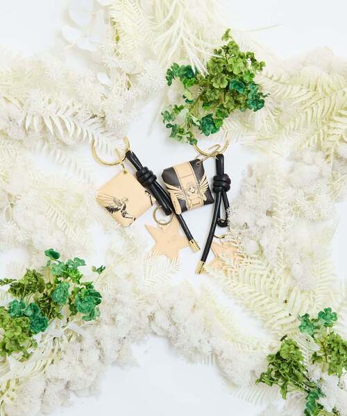 CLAMP】『CLOVER』POUCH CHARM (全2種)（チャーム）｜CONVERSE TOKYO