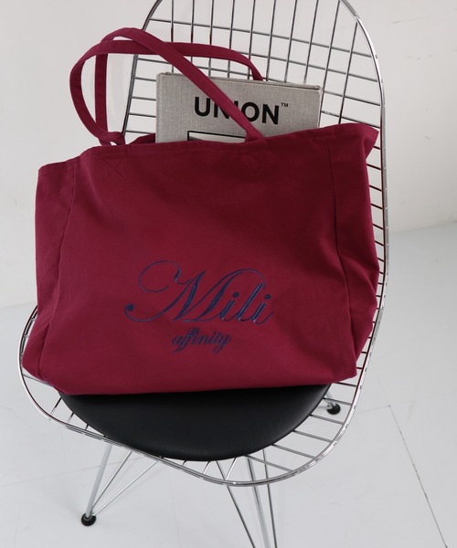 Mili affinity（ミリアフィニティー）の「ロゴビックトートバック（トートバッグ・レディース・ネイビー/ホワイト/バーガンディー/イエロー・FREE）」の4枚目の写真