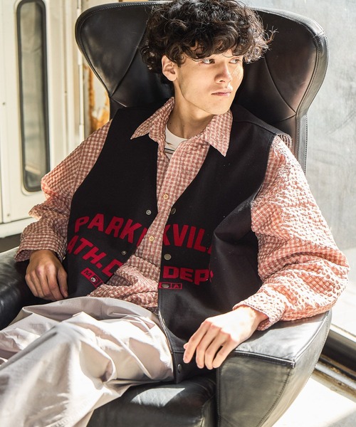 niko and...（ニコアンド）の「掠れチェックサッカープルオーバーシャツ（シャツ/ブラウス・メンズ・グレー/オフホワイト/ブラウン・MEDIUM/LARGE）」の4枚目の写真