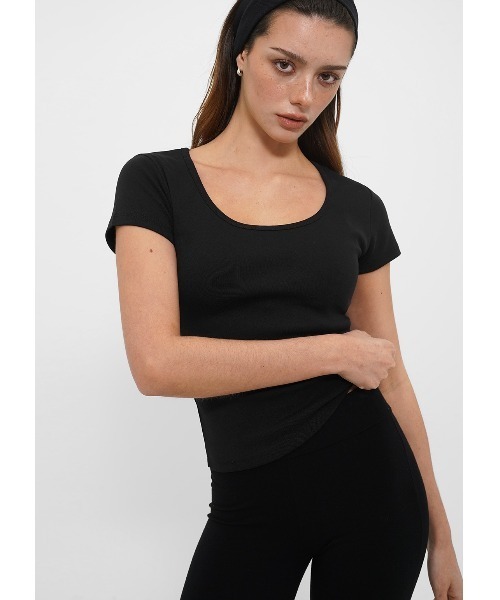 BLACKUP（ブラックアップ）の「[B-BASIC] テンションスタンダードスリムUネック半袖Tシャツ（Tシャツ/カットソー・レディース・グレー/アイボリー/ブラック・SMALL/MEDIUM）」の16枚目の写真