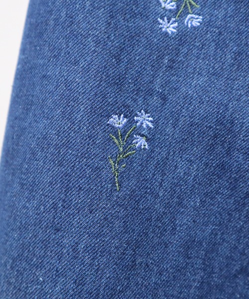 CECIL McBEE(セシルマクビー)の「9.5ozデニム総刺繍カーブパンツ(デニムパンツ・レディース・サックスブルー/ネイビー・LARGE/MEDIUM)」の17枚目の写真