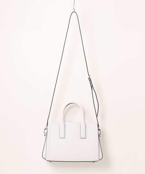 MICHAEL KORS(マイケルコース)の「LAILA エンブリッシュ レーザーカットレザー サッチェル スモール(ハンドバッグ・レディース・ホワイト系・FREE)」の6枚目の写真