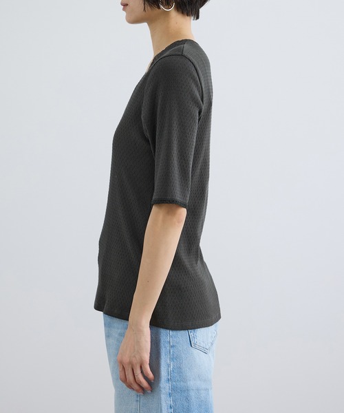 SALON adam et rope'（サロン アダム エ ロペ）の「【Angie La La for SALON】GENTLE intimate レースVネックプルオーバー（Tシャツ/カットソー・レディース・チャコールグレー/ホワイト・FREE）」の16枚目の写真