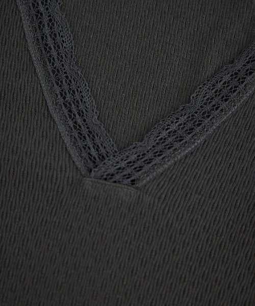 SALON adam et rope'（サロン アダム エ ロペ）の「【Angie La La for SALON】GENTLE intimate レースVネックプルオーバー（Tシャツ/カットソー・レディース・チャコールグレー/ホワイト・FREE）」の21枚目の写真