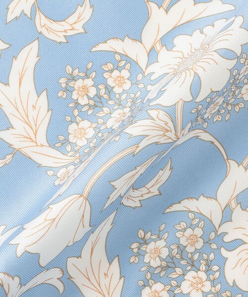 MACKINTOSH LONDON（マッキントッシュ ロンドン）の「【婦人画報4月号掲載】【BIBURY FLOWER】バイブリーフラワーミニダイヤモンドシェイプスカーフ（バンダナ/スカーフ・レディース・ベージュ/グリーン/ブルー系その他2・FREE）」の8枚目の写真