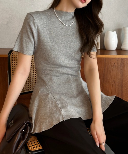 Eclat one(エクラワン)の「【Eclat one】ペプラム デザイン フレアヘム 半袖 ニットTシャツ(Tシャツ/カットソー・レディース・ブラック/アイボリー/グレー・FREE)」の3枚目の写真