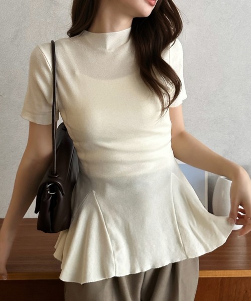 Eclat one(エクラワン)の「【Eclat one】ペプラム デザイン フレアヘム 半袖 ニットTシャツ(Tシャツ/カットソー・レディース・ブラック/アイボリー/グレー・FREE)」の1枚目の写真