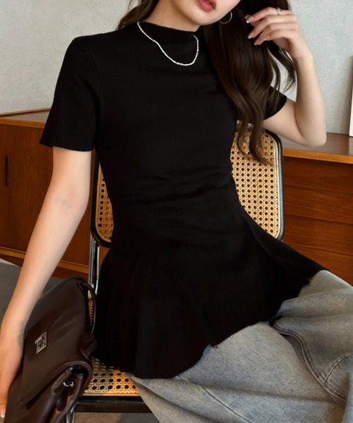 Eclat one(エクラワン)の「【Eclat one】ペプラム デザイン フレアヘム 半袖 ニットTシャツ(Tシャツ/カットソー・レディース・ブラック/アイボリー/グレー・FREE)」の2枚目の写真