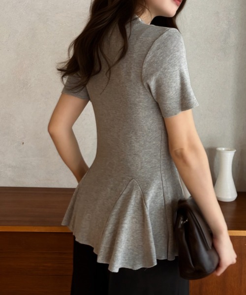 Eclat one(エクラワン)の「【Eclat one】ペプラム デザイン フレアヘム 半袖 ニットTシャツ(Tシャツ/カットソー・レディース・ブラック/アイボリー/グレー・FREE)」の14枚目の写真