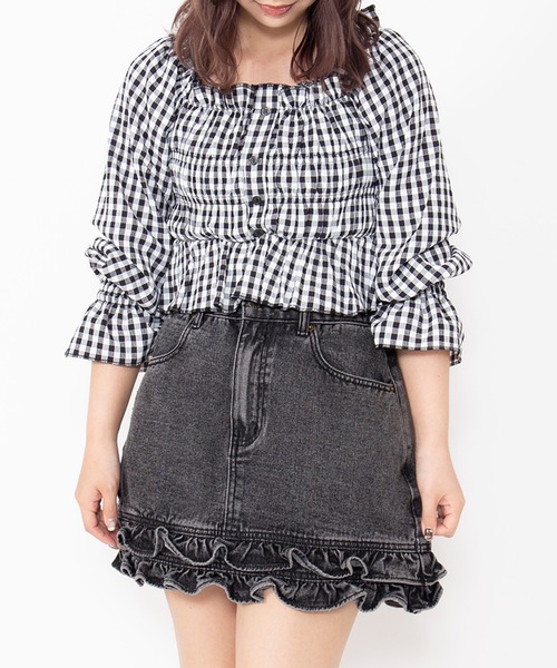 PUNYUS(プニュズ)の「フリルデニムミニスカート(デニムスカート・レディース・ライトブルー/ブラック・1/2/3/4/5)」の4枚目の写真