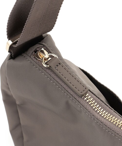 TOCCA(トッカ)の「MEMORY OF MOON POCHETTE ナイロンポシェット(ショルダーバッグ・レディース・ベージュ系/ブラック系/アイボリー系・F)」の17枚目の写真
