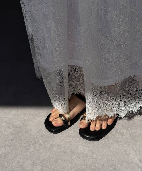 Thevon（ゼボン）の「GLDライントングサンダル（サンダル・レディース・アイボリー/ブラウン/ブラック・S/M/L）」の2枚目の写真