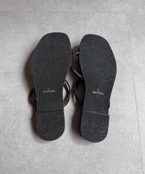 Thevon（ゼボン）の「GLDライントングサンダル（サンダル・レディース・アイボリー/ブラウン/ブラック・S/M/L）」の6枚目の写真