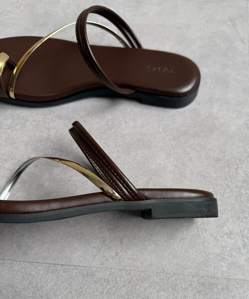 Thevon（ゼボン）の「GLDライントングサンダル（サンダル・レディース・アイボリー/ブラウン/ブラック・S/M/L）」の4枚目の写真
