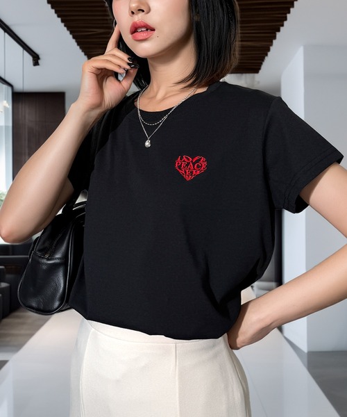 Candlestick(キャンドルスティック)の「ハート刺繍ロゴ コンパクトTシャツ(Tシャツ/カットソー・レディース・グリーン/ホワイト系/ブラック/スミクロ・FREE)」の3枚目の写真