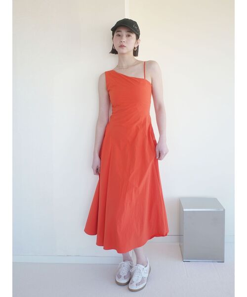 LAGUNAMOON(ラグナムーン)の「アシメデザインフレアワンピース 【夏服】(ワンピース・レディース・ブラック/オレンジ・MEDIUM/SMALL)」の1枚目の写真