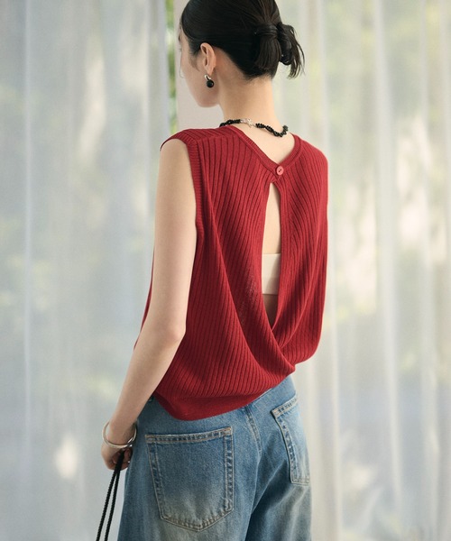 LAULEN(ローレン)の「back open sleeveless rib knit /バックオープンノースリーブリブニット(ニット/セーター・レディース・ネイビー系2/イエロー/オレンジ/ライトグレー/レッド/ブラウン/ブラウン系2/グレイッシュベージュ/ブラック/アイボリー・FREE)」の9枚目の写真