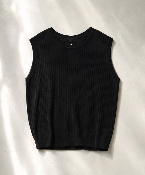 LAULEN(ローレン)の「back open sleeveless rib knit /バックオープンノースリーブリブニット(ニット/セーター・レディース・ネイビー系2/イエロー/オレンジ/ライトグレー/レッド/ブラウン/ブラウン系2/グレイッシュベージュ/ブラック/アイボリー・FREE)」の3枚目の写真