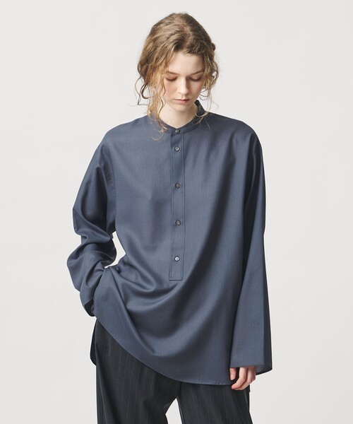 LOEFF(ロエフ)の「<LOEFF>ポリエステルボイル ヘンリーネック シャツ(シャツ/ブラウス・レディース・ネイビー/ブラック・0/1)」の3枚目の写真