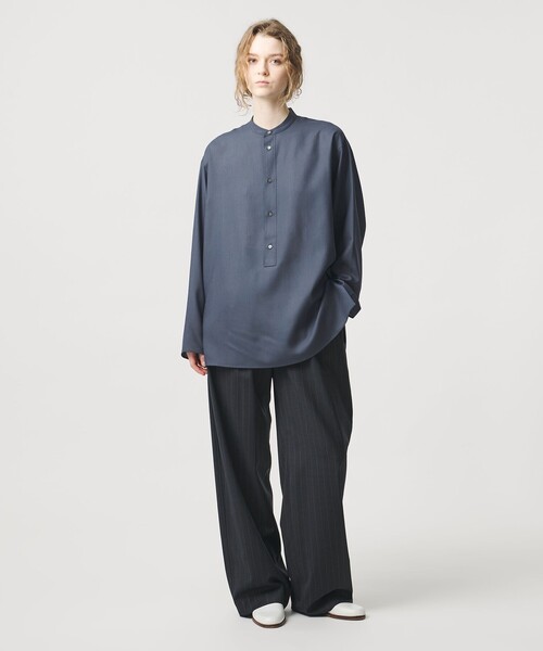 LOEFF(ロエフ)の「<LOEFF>ポリエステルボイル ヘンリーネック シャツ(シャツ/ブラウス・レディース・ネイビー/ブラック・0/1)」の5枚目の写真