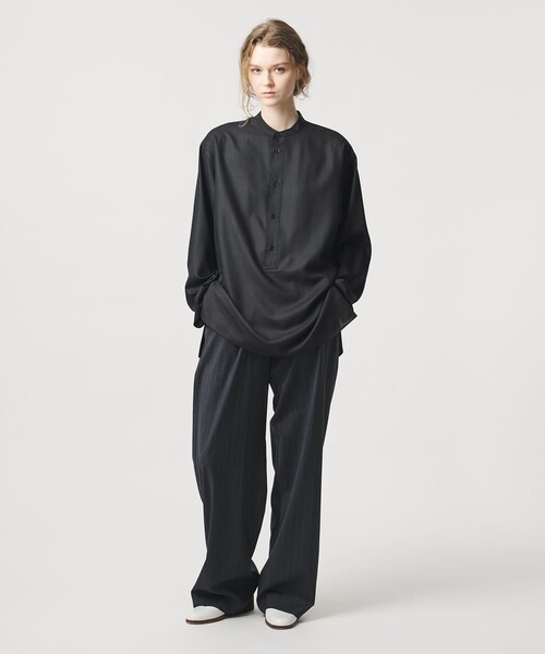 LOEFF(ロエフ)の「<LOEFF>ポリエステルボイル ヘンリーネック シャツ(シャツ/ブラウス・レディース・ネイビー/ブラック・0/1)」の7枚目の写真